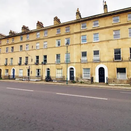 Spacious Georgian 3Bedroom Apartment, 5 Mins From Bath Abbey Extérieur photo